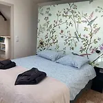 Au Bord De L'odon